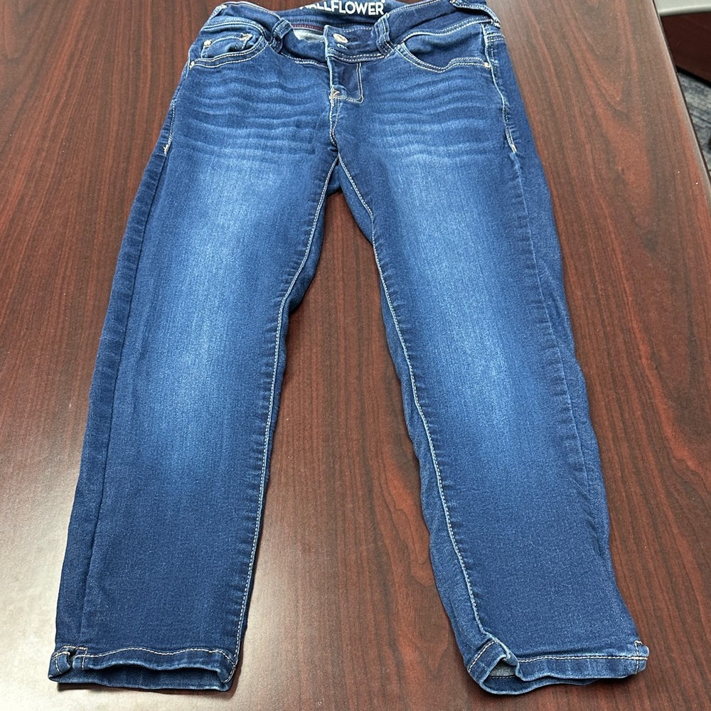 Junior’s Wallflower Jeans